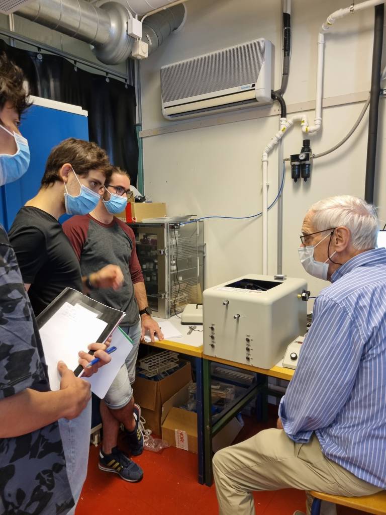 Arnaud, Nicolas and Reynald having the training with John Jackson (Metricon)