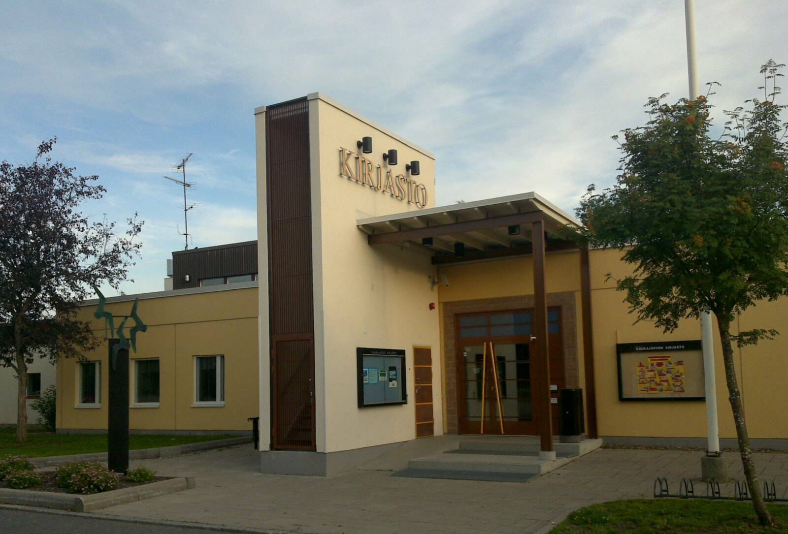 Kaukajärvi Library building.