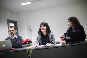 Oshie Nishimura-Sahi (middle) at the EduKnow group meeting with Iris Santos and Arnaldo Pellini. Photo: Jonne Renvall / University of Tampere.
