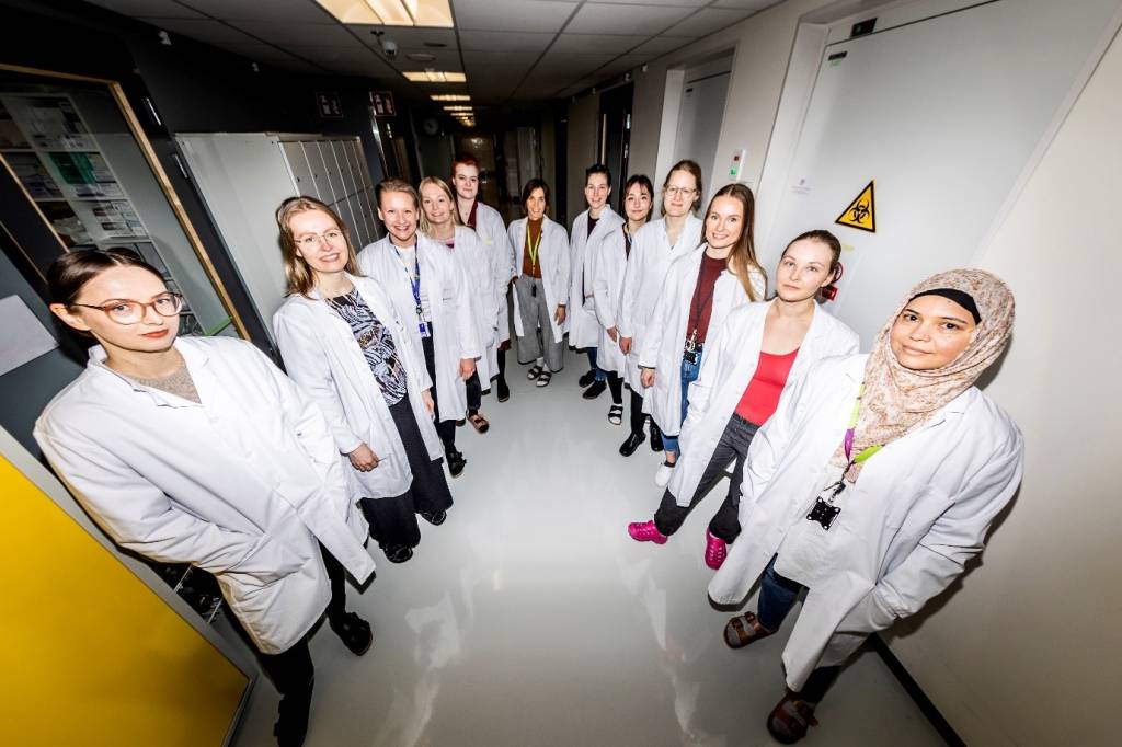 Some RC-SML researchers and undergraduate students in Arvo building (photo Jonne Renvall)