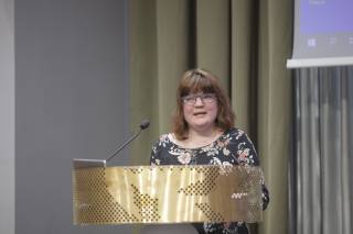 Hanna Grandell talar.