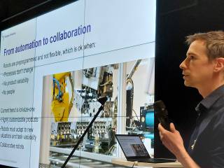 Roel Pieters presenting