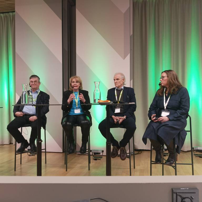 Kuva panelisteista