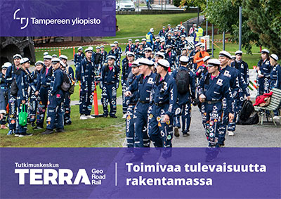 Esitteen etukansi, kuvassa haalaripukuisia opiskelijoita