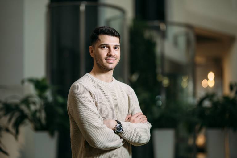 Diplomityöntekijä Mortaza Hashimi