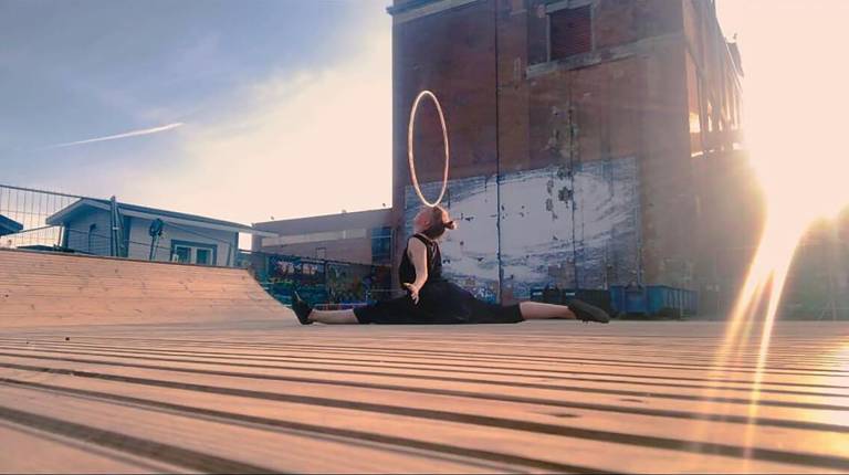 A acrobat on the site of Hiedanranta.