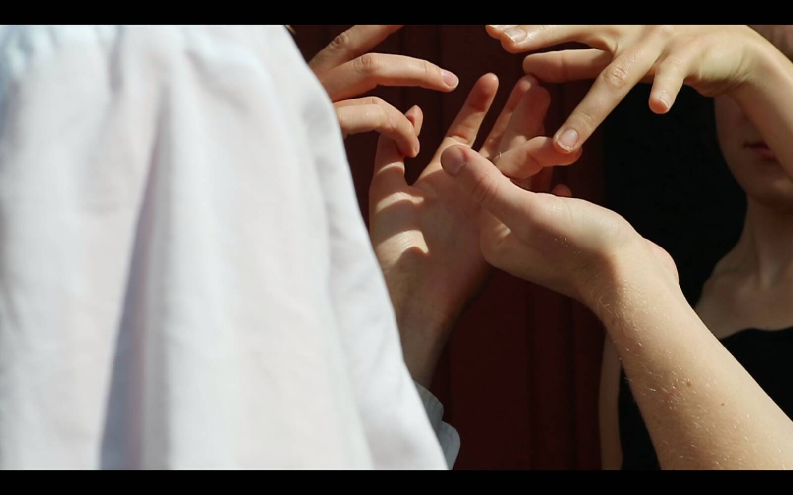 Hands, photo Agdar Nye Teater