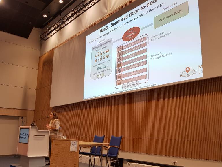 Maria Kamargianni pitämässä keynote-esitystään