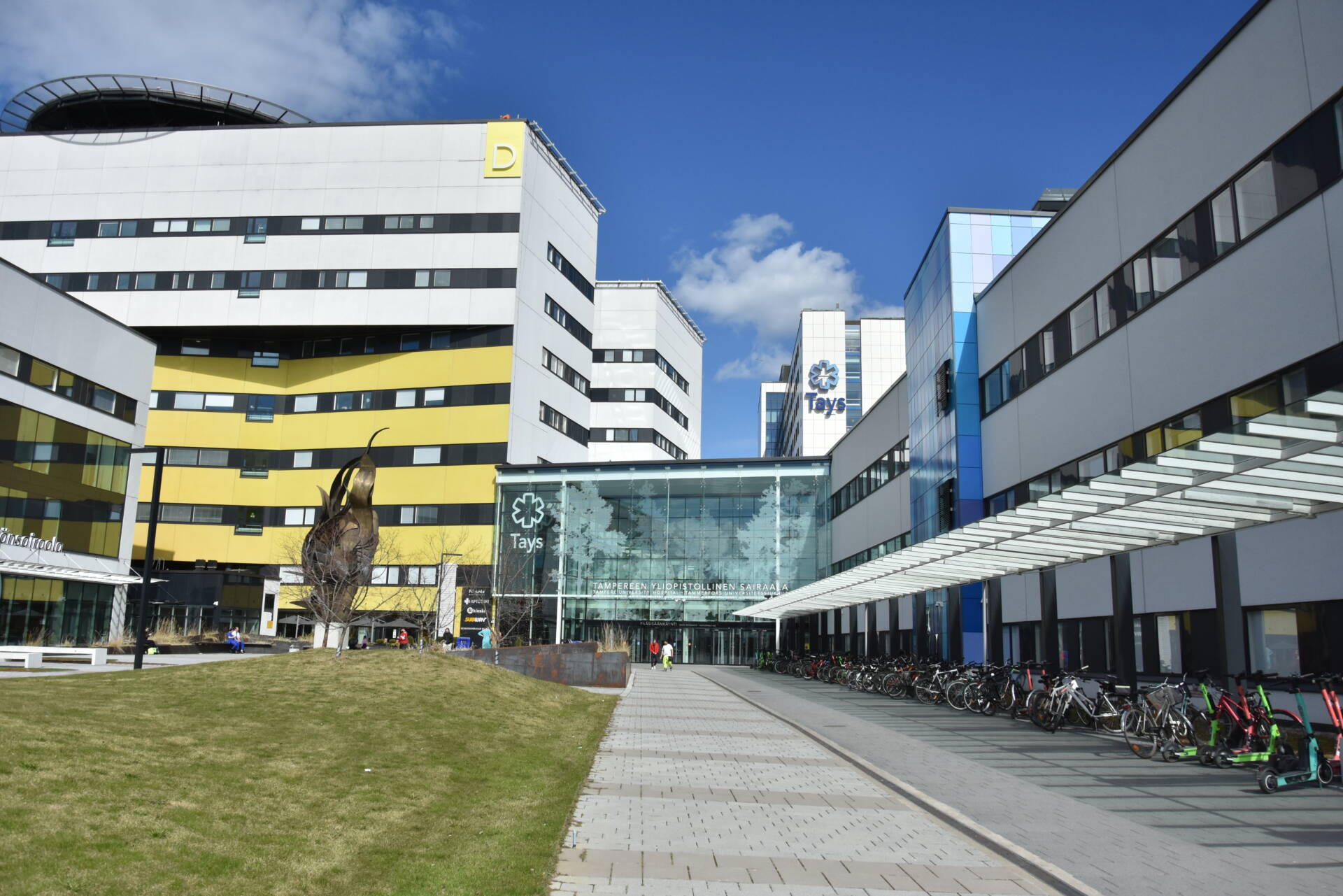 Tays pääsisäänkäynti