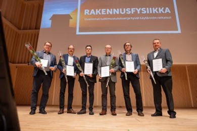 The winners of the moisture-safe construction competition.