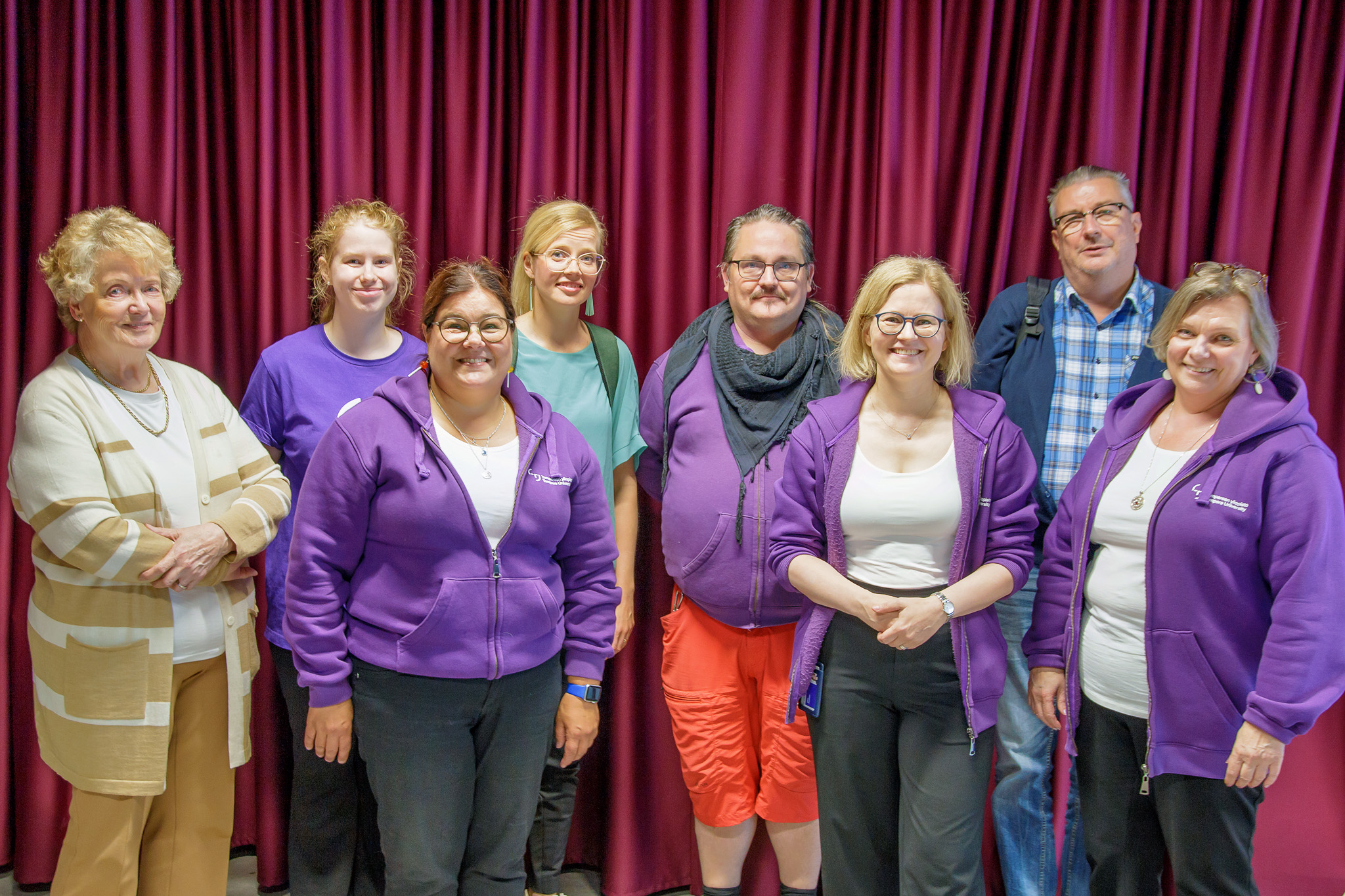 panelistit ja motitiimi