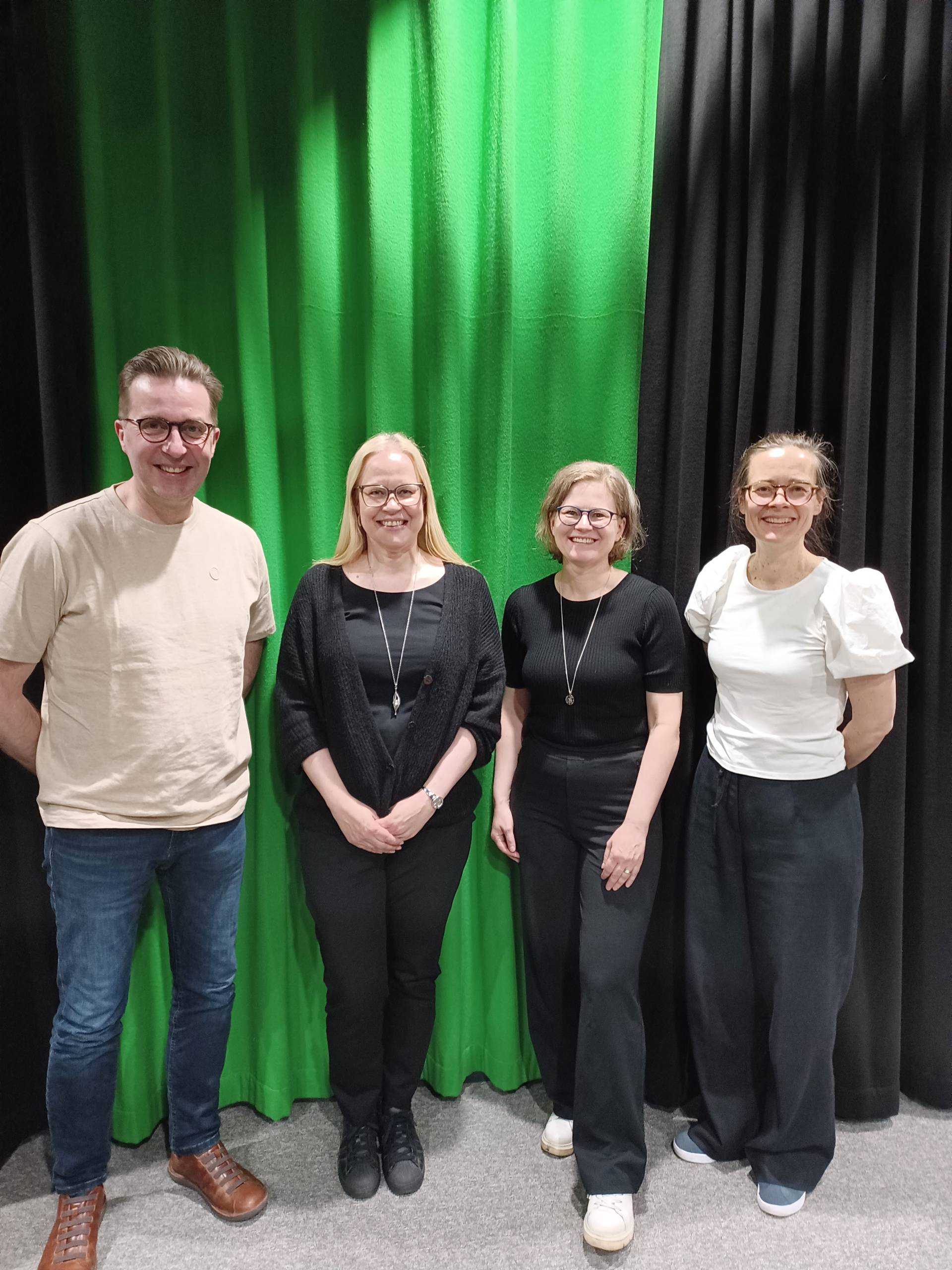 Vas. työelämäprofessori Mikko Niemelä, Opetushallituksen pääjohtaja Minna Kelhä, yliopistotutkija Elina Kuusisto ja professori Kirsi Pyhältö