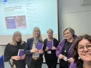 Teea Laiho, Johanna Sergejeff ja Eve Markkanen kuvassa Merjan ja Virpin kanssa.