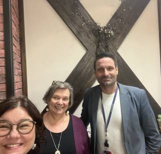 Ryhmäkuvassa vasemmalta oikealle: Merja Viljanen, Virpi Järvelä ja Jussi Kainulainen.