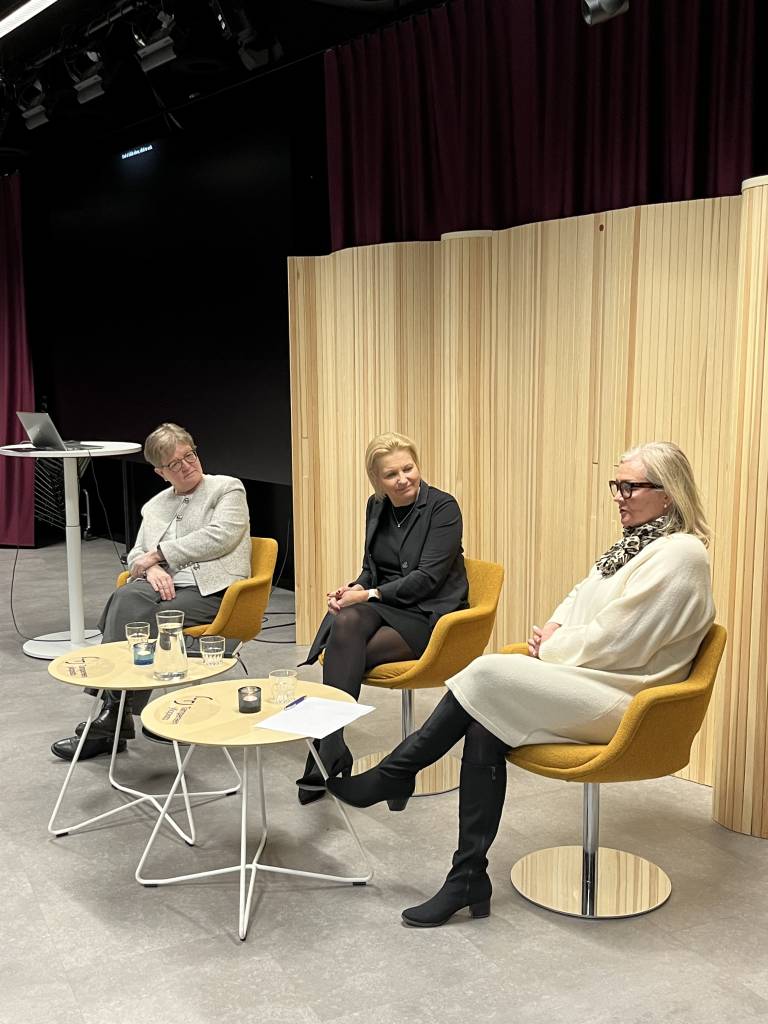 Rehtoritapaamisen paneeli