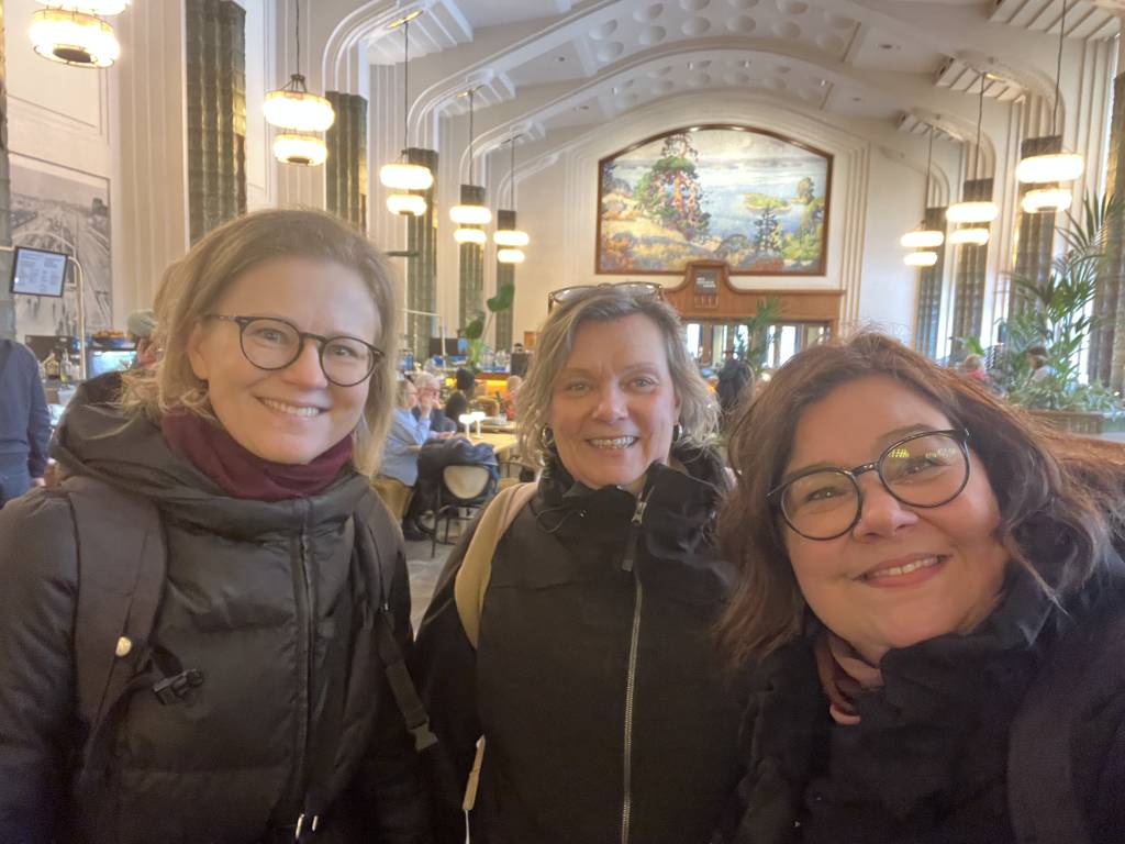 Ryhmäkuva Taulu-ravintolasta.