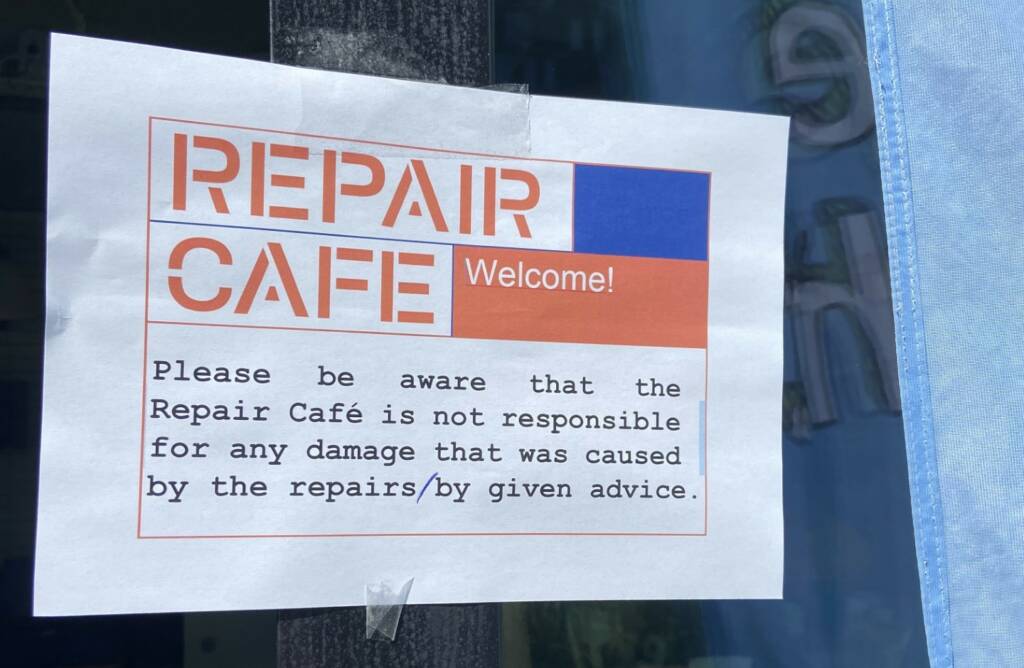 A poster informing about a repair cafe 