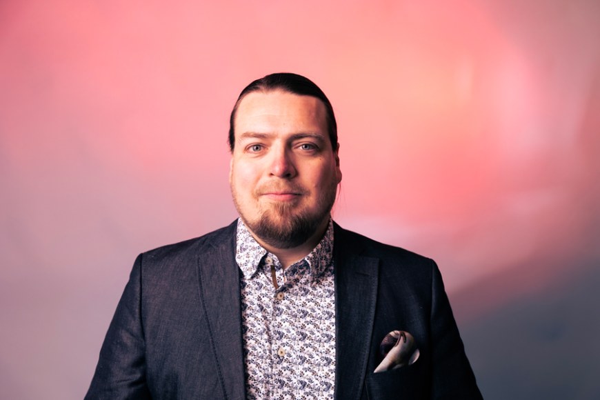 Tuukka Ahoniemi teollisen myynnin työelämäprofessoriksi Tampereen yliopistoon