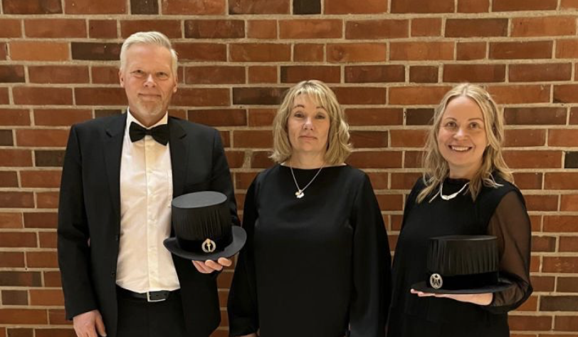 Rajattu kuva vastaväittäjästä, väittelijästä ja kustoksesta