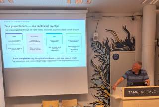 Petri Nokelainen giving a speech
