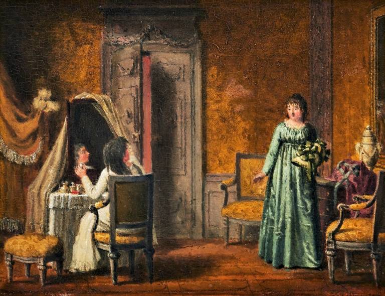 Kuvassa vihreään pitkään mekkoon pukuetunut nainen katselee hänen oikealla puolella olevaa tyttöä, joka istuu peilipöydän ääressä. Huone on aateliskartanosta.